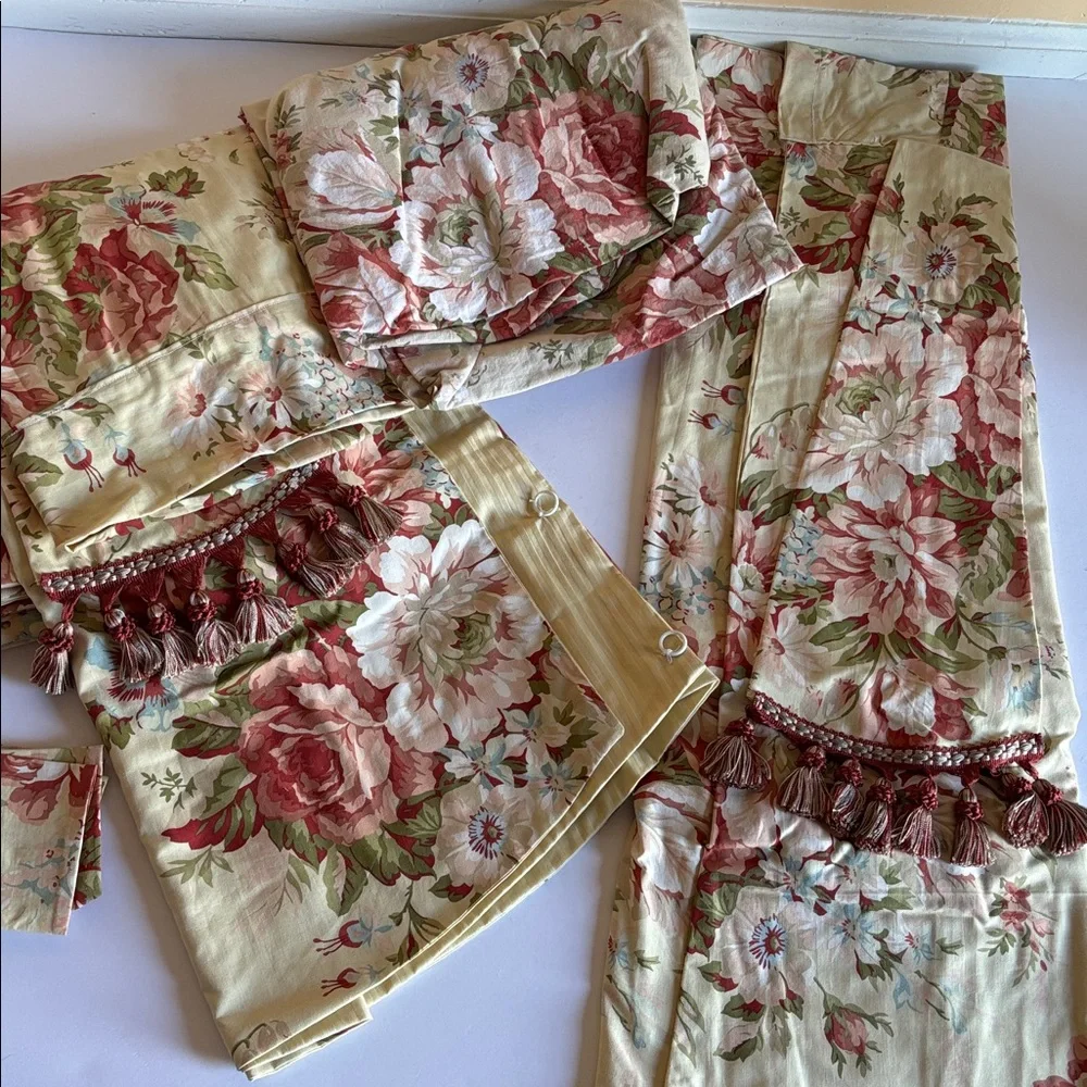 2 Lauren Ralph Lauren River Floral Federal Valance and Festoon Valance